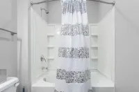 Spacious Extended Stay - Pool & Gym