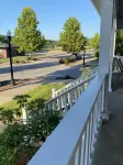 Toliver Guest House, Premier location on Main Street!  Newly remodeled-spacious.