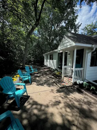 Wayzata Colorful Home w/ Office!