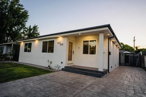 Luxury 2Br Retreat with Glamping Tent Near Universal Studios, Hollywood!!!