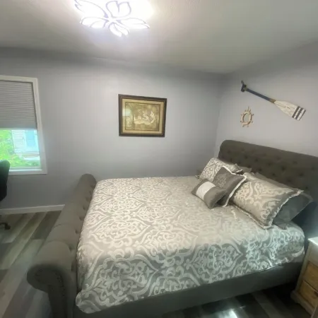 North Shore Loft, close to everything! Отели в г. Клир Лейк