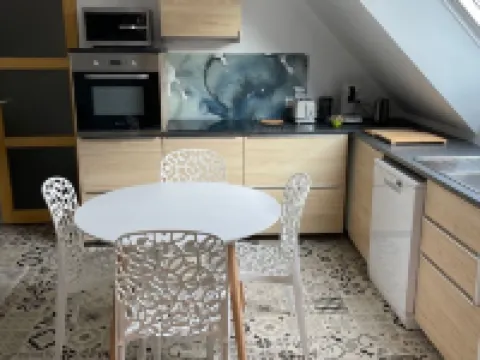 Charming apartment in Granville 格朗維爾酒店