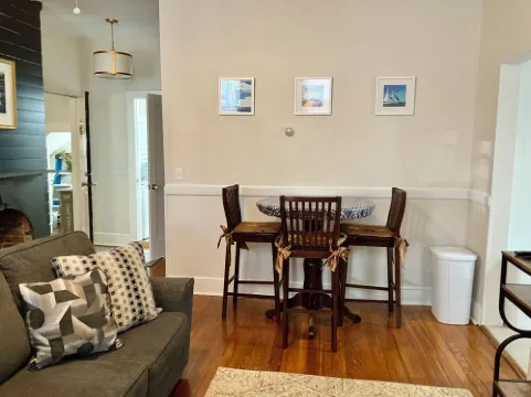 Five Star Charmer! Great Location Downtown & Stadium! Parking too!