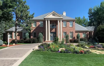 Broadmoor Estate - Sleeps 2 to 14