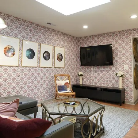 Funkytown Loft: 4BR, 2BA on Mass St, Steps to Dining & Entertainment