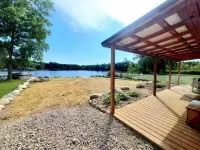 Tiny home, Horseshoe Lake! Hotels in Montcalm County