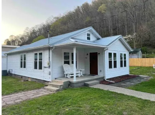 3 bedroom home quiet neighborhood close to trails Hotels in Logan County