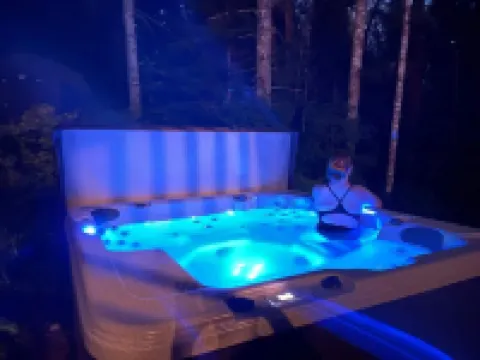 Cabin Retreat in the Woods - Hot Tub, Grill, Firepit, Ski at White Pass, Hiking