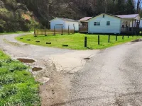 Cute Little Whole House For Rent<br>Franklin’s Lodge Hotels in Logan County