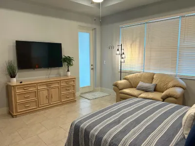 NEW Coastal Paradise GEM!! Spacious 4BR, 3 Full Baths w/Pool!! PET FRIENDLY!!! Hotels near Publix Super Market at Corkscrew Village