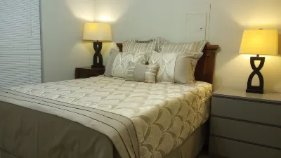 The Perfect Vrbo for Corporate Groups, Traveling Nurses, Families & Friends! 이스트게이트 쇼핑센터 주변 호텔