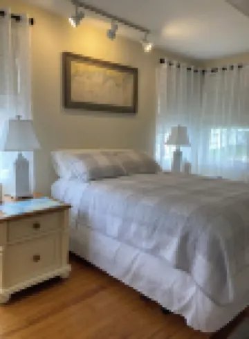 Short Beach Coastal Cottage