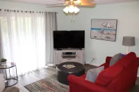 Ocean Walk 1Bd/1Ba Condo Close to the Village Pier Area