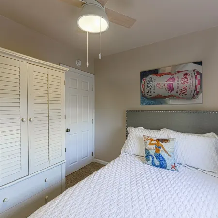 MERMAID COTTAGE - 3 MINUTE WALK TO BEACH - VERY CHARMING & CLEAN!