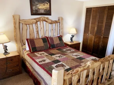 NEW LISTING! Quiet 2 Bedroom Mountain Retreat in a Center of a Mountain Valley