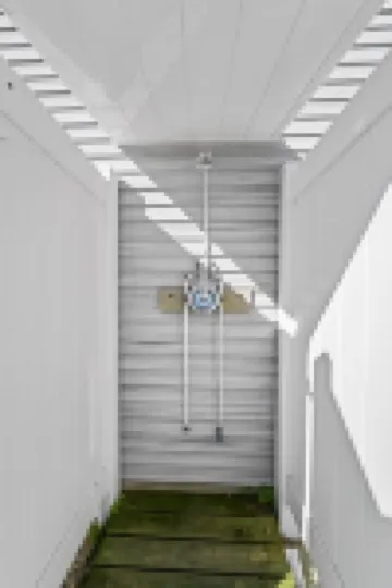 HEATED IN-GROUND POOL, 7 LARGE BEDROOMS, WALK TO BEACH, 5 MILES TO AC