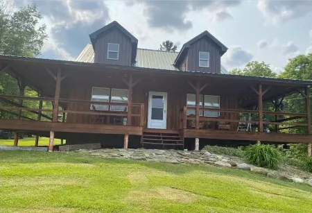 Spacious, secluded cabin