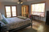 Tranquil Retreat w/ New River and Mountain Views! River Access, Hiking