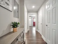 Cute Modern Townhouse Close to MTSU, Parks & Downtown: Large Master & Coffee Bar Hotels near Technology Engagement Center