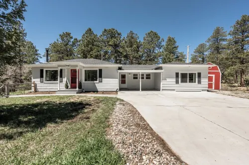 Soaring Pines! 5 acres! Newly Remodeled Private Family Rancher, Scenic Forest