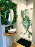 Looking for a romantic escape in the countryside, with outdoor bathtub !