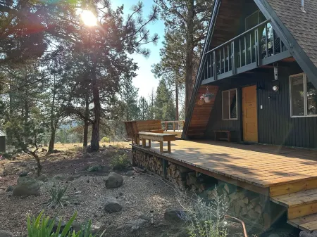 NEW ! Majestic A-Frame on 5 acres!