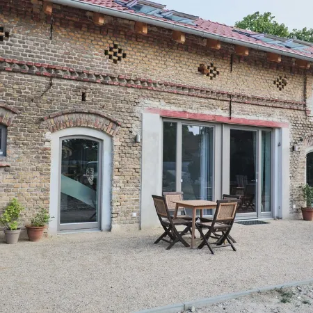 Large Maisonette Apartment "Eisvogel" in Former Stable, 3 Minutes to the Lake