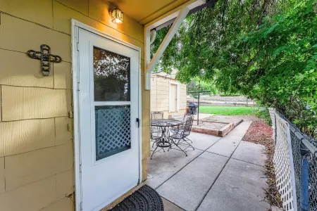 Cozy Castle Rock Retreat