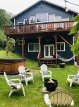 Hot tub! Retreat for large or small groups. Sleeps 16! View Auoras and Denali!