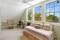 The Cottage at Big lake Hotels in Cameron Parish