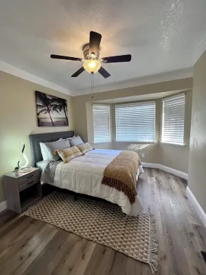 Luxurious 4-bedroom “Casa del Rio” house next to the Sacramento River Hotels near South Hills Shopping Center