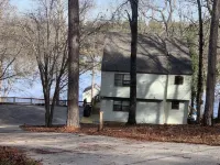Lay Lake House, life is better on the lake