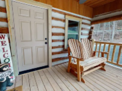 Cozy Log Cabin in the Heart of Smoke Hole Canyon Overlooking South Branch River. Pendleton County otelleri