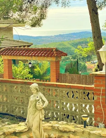 Vista al Mar, Piscina y Paz: tu Escape Perfecto en Esta Casa Rural Única Отели в г. Веспелья-де-Гайя