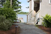 Sea Breezes is an elegant waterfront house