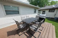 3-bedroom house one mile from downtown Grove City+Dogs welcome+Quiet+Pool table
