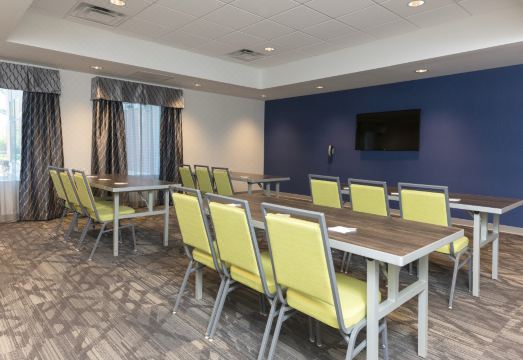 5. 햄프턴 인 & ..