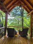 Private mountain cabin surrounded by Nat'l Forest! Visit wineries, hike the AT!