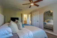 Prime Location: 3bd with BBQ, 4 miles from Historic Downtown McKinney. Sleeps 8.