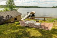 Mayo Lake Cottages