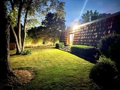 Step into the Past: Stylish 1970s Mid-Century VRBO for a Vintage Getaway! Hotels in der Nähe von Chicago Golf Club