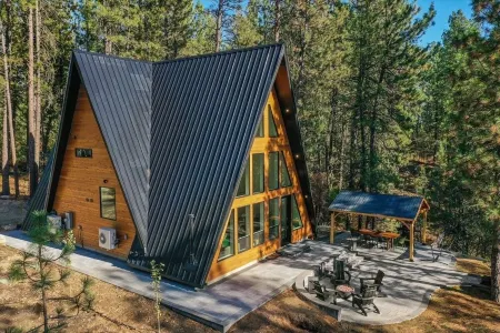 /\ frame · breathtaking · view · luxurious · romantic