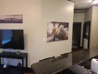 523 D - Downtown Apartment Next to Brewery