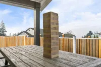 5Br Vacation Home on Camano Island w/Water Views/Hot Tub/BBQ/Firepit/Games