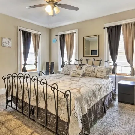 Location, is the key for this 3 bedroom! Отели рядом с достопримечательностью «Арена «XL-центр»»