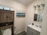 Cute little costal cabin.  One mile from Lake Tenkiller.  Private Spa/Hot Tub Hotels in Cherokee County