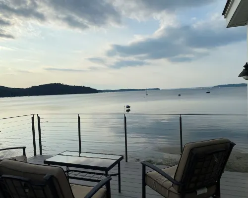 Shelburne Bay Waterfront Getaway Hotels in Shelburne