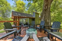 Charming cabin with  hot tub  & breathtaking views.