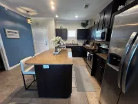 Lakeshore Escape Pool, Lake, Pool Table, Arcade Machine 2 King Beds, Sleeps 8