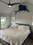 Remodeled Jamestown beach cottage within walking distance to beach